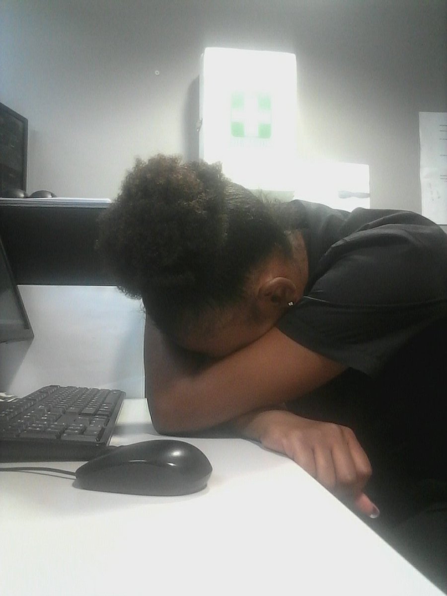 StheMaluka's tweet image. I swear i closed my eyes for 2 min 😢😭😢 then Boom caught sleeping #FirstTimeOffender