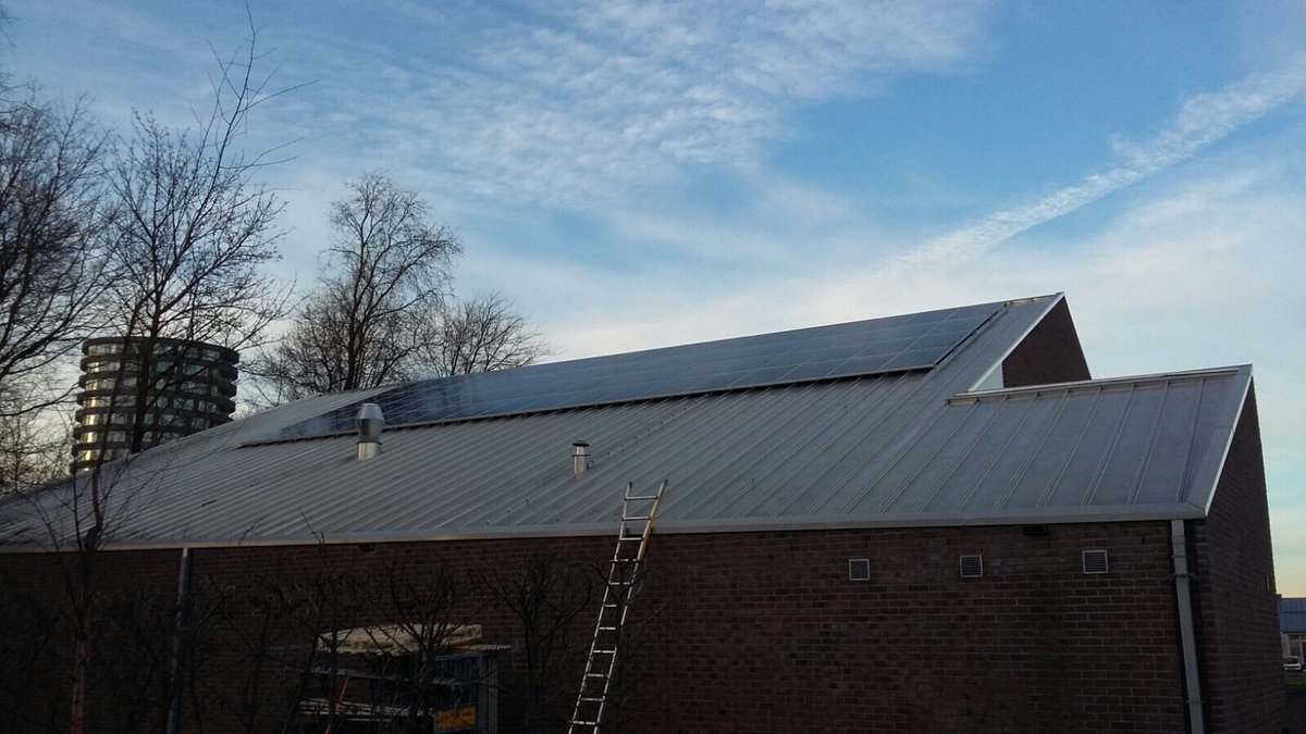 slortye's tweet photo. En weer een PV project opgeleverd voor de gemeente Utrecht @GemeenteUtrecht @vandenpolgroep #nulopdemeter https://t.co/ifMll06hK5