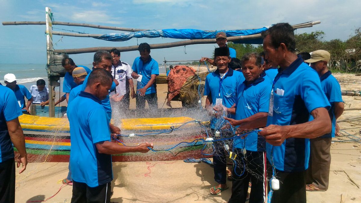 bppsdm_bp3bwi's tweet photo. Dukung Prog. Priortas KKP, @bpppbanyuwangi  Selenggarakan Pelatihan Pengoperasian API Gill Nett di Kab.Tuban Prov.Jatim @bpsdmpkp @PuslatKP https://t.co/v0KlRj6Ql1