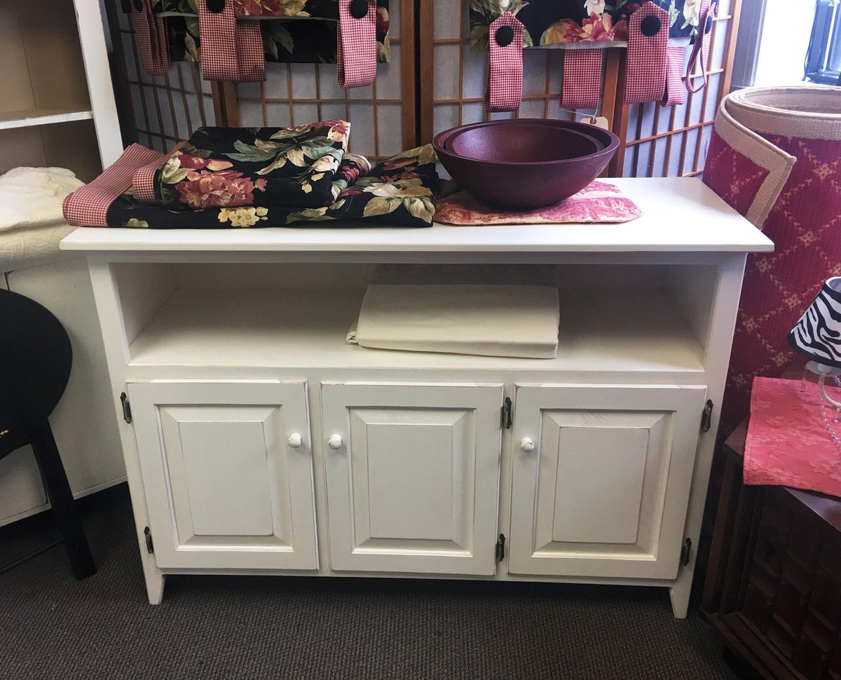ChicSimpleShop's tweet photo. Farm house rustic entertainment console - $289 #countrychic #interiordesign #furniturestore https://t.co/ePpzdXO6Yu