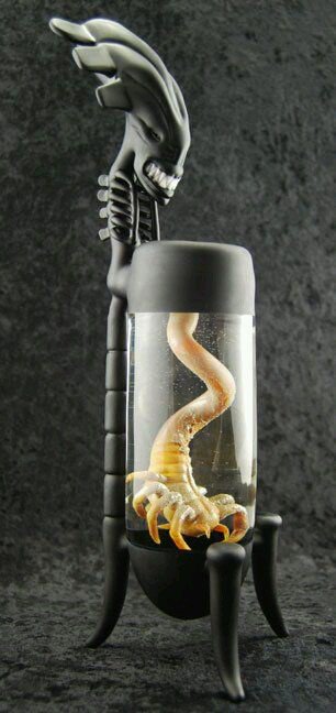 lafingbird's tweet photo. Insane work of art I want one #weed #bongs #kush #cannabis https://t.co/XAYgbfAGgl