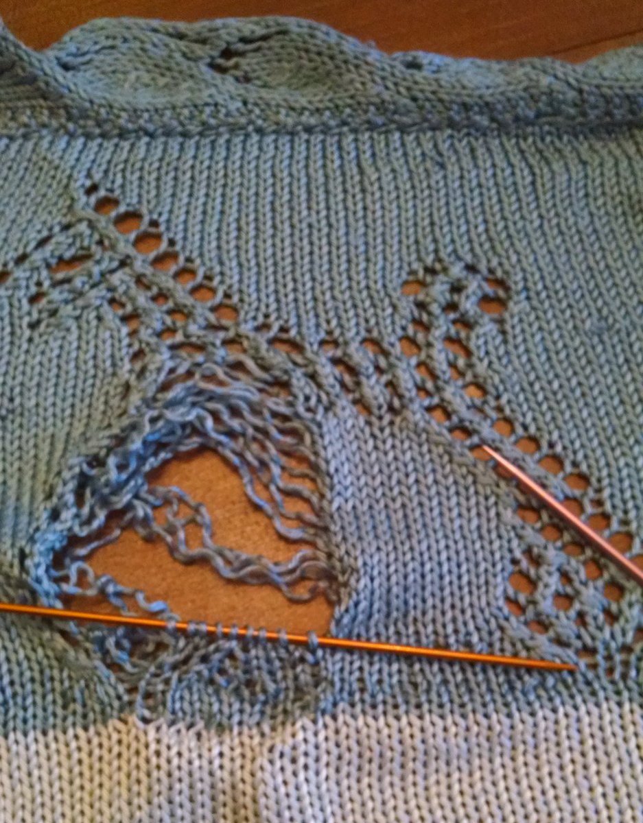 tinkingturtle's tweet image. Repairing and Reknitting a Lace Knit Blanket tinkingturtle.com/2017/02/repair…