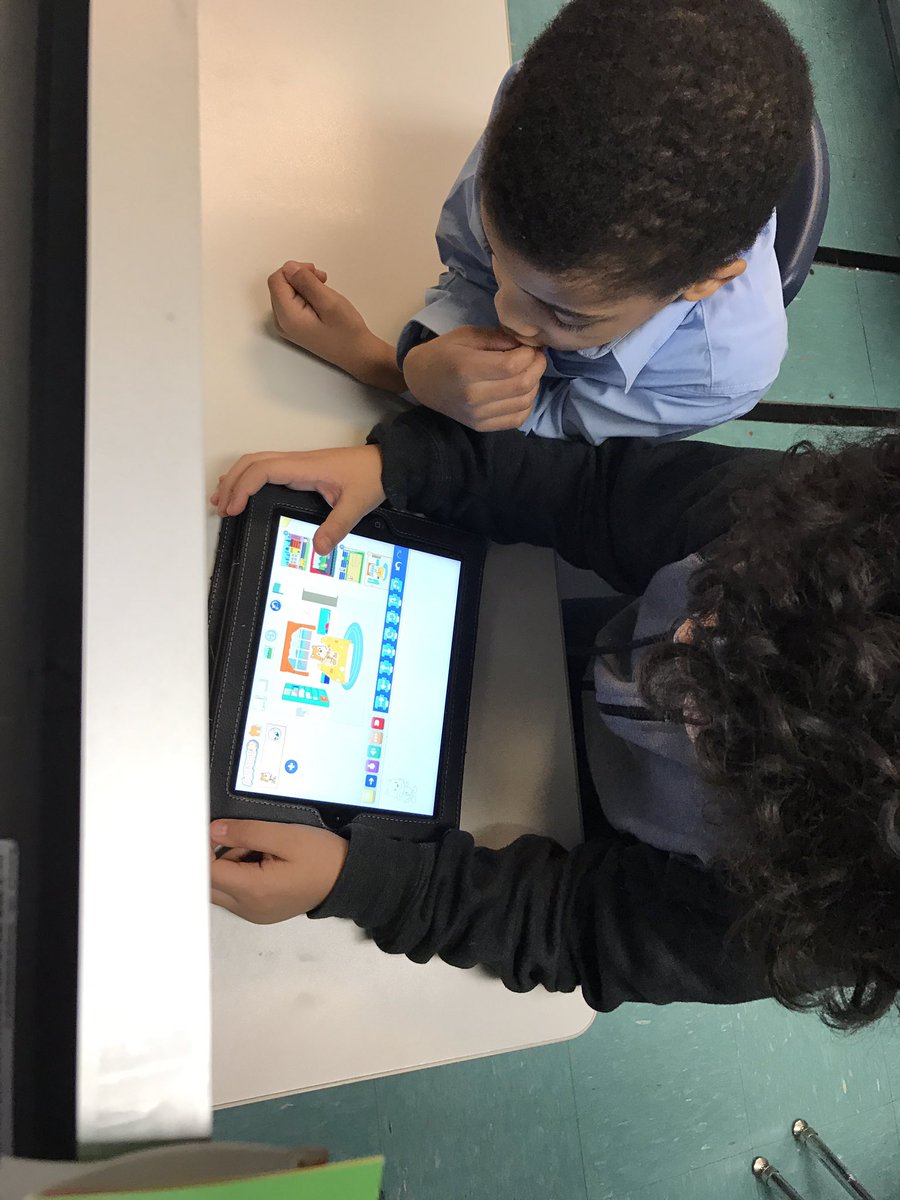 ms_deljuidice's tweet image. 2nd grade Ss using @ScratchJr to create stories about conflict resolution #CSforAll #PS48Pride #PS48Codesters #SEPjr @ScratchEdTeam