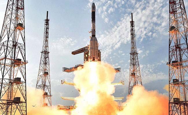 YoungBlueTeam's tweet photo. @narendramodi #ISRO Made World Record Today. It Launched 104 Satellites At One Shot. . 👏👏 
Proud to be Indian 🇮🇳 #YoungBlueTeam https://t.co/PYvlwrZYSV