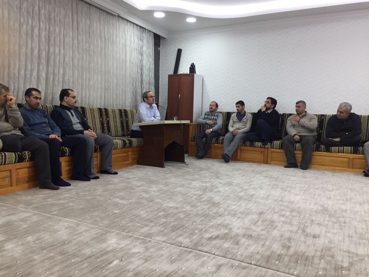 ANTEPKALEMDER's tweet photo. Şubat ayı konuğumuz GAÜN İlahiyat Fakültesin'den. Prof.Dr.Şehmus DEMİR idi.Hocamız "Meal ve Tefsir Tarihi "konulu seminer sundular. https://t.co/GnEXtvHQA2