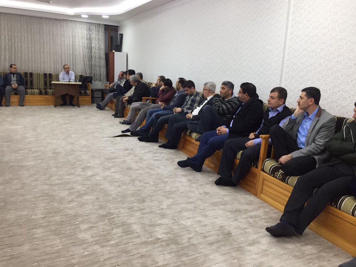 ANTEPKALEMDER's tweet photo. Şubat ayı konuğumuz GAÜN İlahiyat Fakültesin'den. Prof.Dr.Şehmus DEMİR idi.Hocamız "Meal ve Tefsir Tarihi "konulu seminer sundular. https://t.co/GnEXtvHQA2