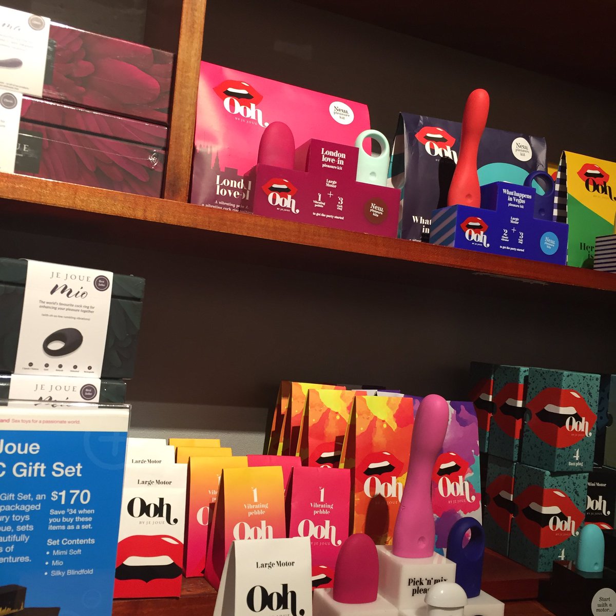 wisp_me's tweet photo. #ooh the modular toys @JeJoue #wispresearch @Babeland_Toys https://t.co/776mdhaqGQ