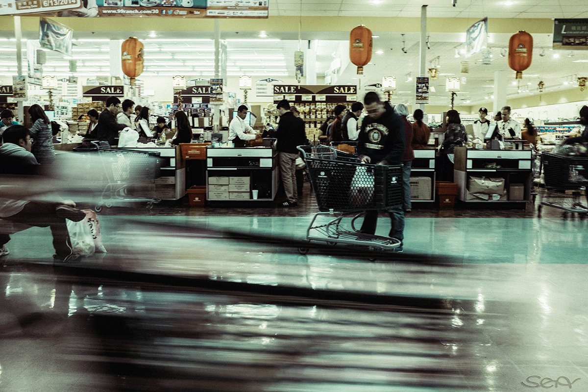 BraverWiser's tweet photo. You're in a grocery store and see an elderly woman push her full cart to the door &amp; leave. What would you do? Why?
https://t.co/Sxf0Mixo63 https://t.co/cTm8TeEfNu