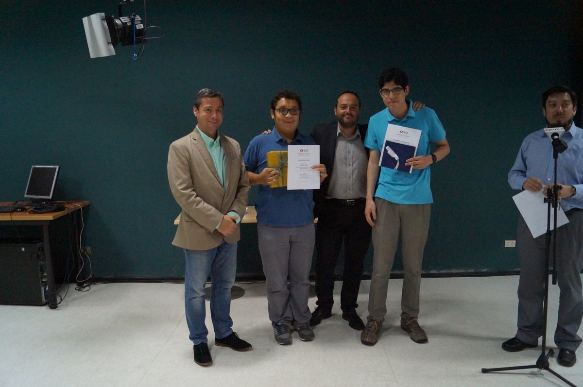 PeriodismoUDLA's tweet photo. #Resumen2016 "Negro mata pacos, el alma del movimiento estudiantil" de Bruno Díaz ganó concurso #2500Caracteres https://t.co/YFkFVIGtWB https://t.co/1ie9oCe2lX