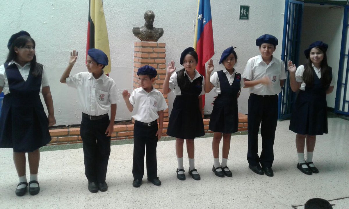 ecocervantes's tweet photo. Semana Bolivariana Cervantes  2017 Juramentación de la Sociedad Bolivariana Primaria @pdetachira @ZonaEducTachira https://t.co/bPFo8Spacp