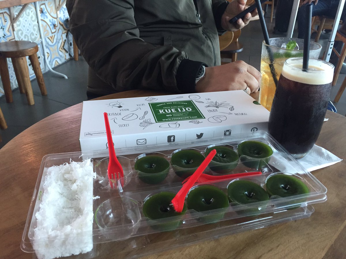 elsachristine's tweet image. Mendadak ngidam kue ijo endeus @FinsRecipe ini.. #superrandom