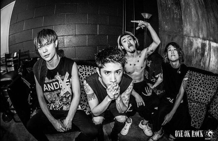 oor_xn's tweet photo. ワンオクさまぁ〜〜だいすきです（ DVDみてる👀 ）出会えてよかった、ほんとうに（；＿；） https://t.co/727bD5UXCW
