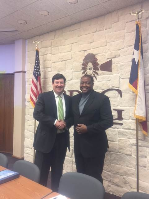 SBAsouthcentral's tweet photo. #SBA_LU Dir Calvin Davis thanks @RepArrington's Jay Hardaway for supporting West Texas #Smallbiz. #entrepreneurship @LubbockChamber https://t.co/ijGKKA1jFy