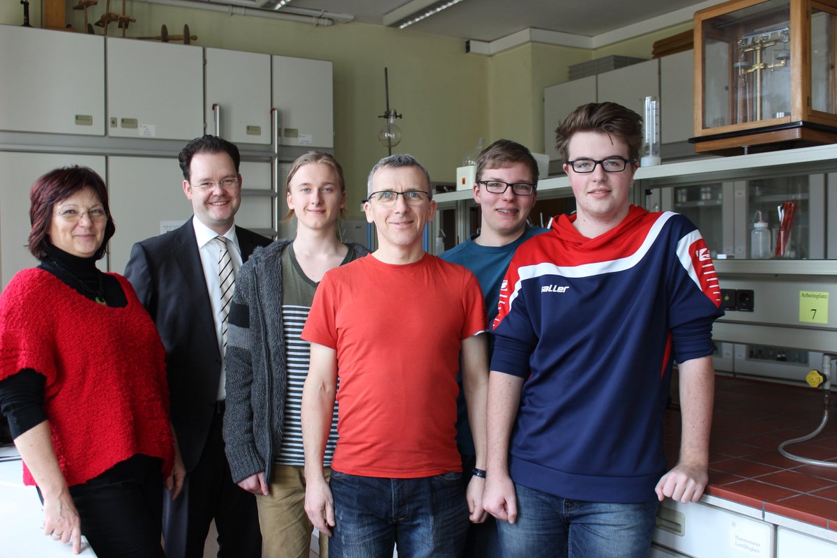 Jetzt voten für den #Energiesparmeister aus #Thüringen, der mit einem chemischen Energiezwischenspeicher überzeugte. bit.ly/2lQoTh3