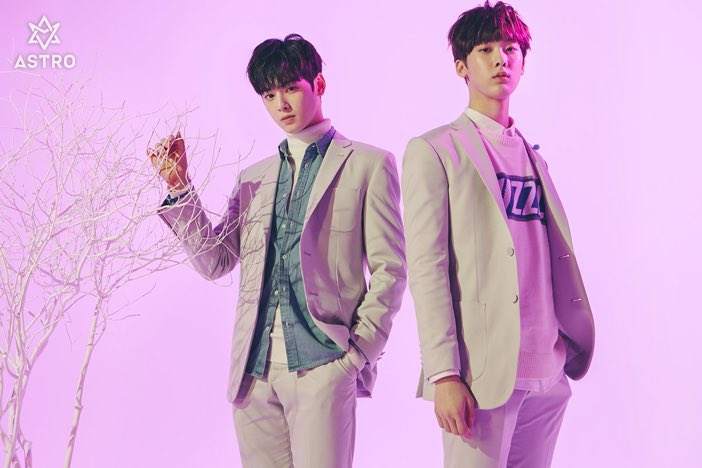 ASTROThailand's tweet photo. [#ASTRO ] 2017.02.22 0:00AM
ASTRO Special Album 'Winter Dream' #붙잡았어야해
#차은우 #윤산하 #CHANEUNWOO #YOONSANHA https://t.co/GvAJWHDYc0