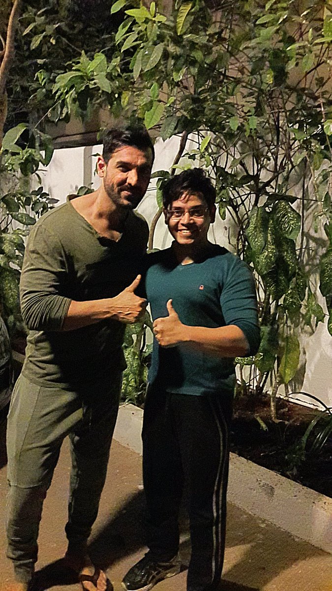 mayanksinha555's tweet photo. I guess nothing New here..🤔. #21sttime #JohnAbraham The excitement and admiration only gets better @TheJohnAbraham https://t.co/27MYnDCVxF