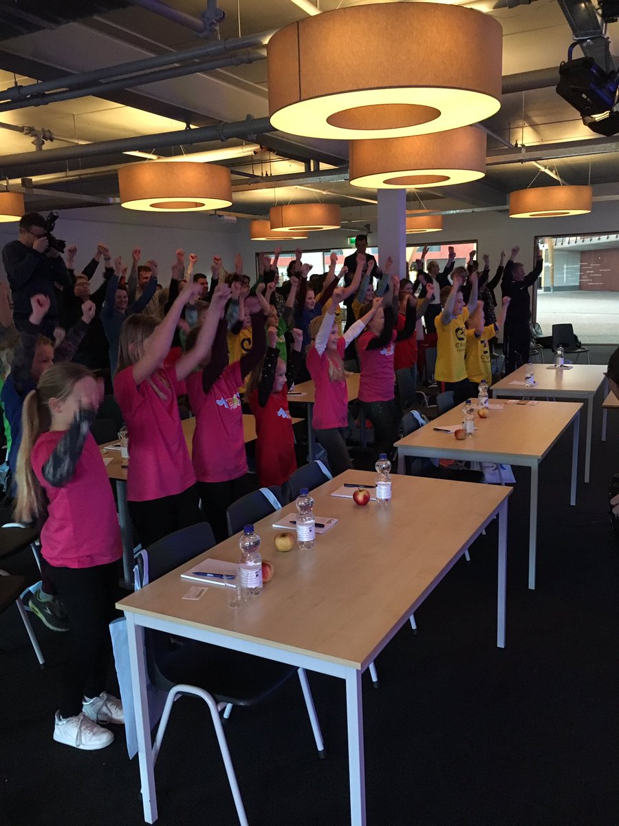 Iedereen is aan het bewegen! <a href="/Moofynl/">Moofy</a> #bewegenindeklas