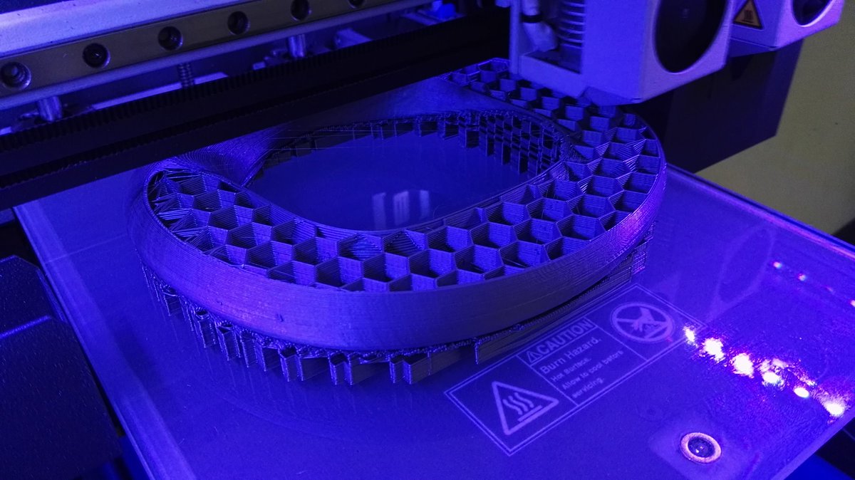 Cluneyd's tweet photo. @bcn3dtech complex deformed doughnut shape done. Slight split at the top but will be ok #3dprinting #bcnsigma https://t.co/cz3ZatfkPv