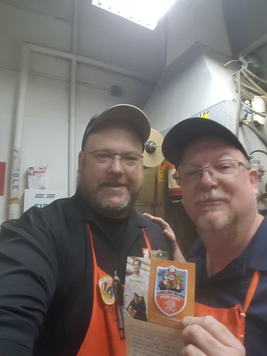 Robbyo555's tweet photo. Thanks Eddie for taking care of our Pro's.@Hd555Hd @MsKathyASDS555 @mrtnz_jackie https://t.co/IcJM2qONsB