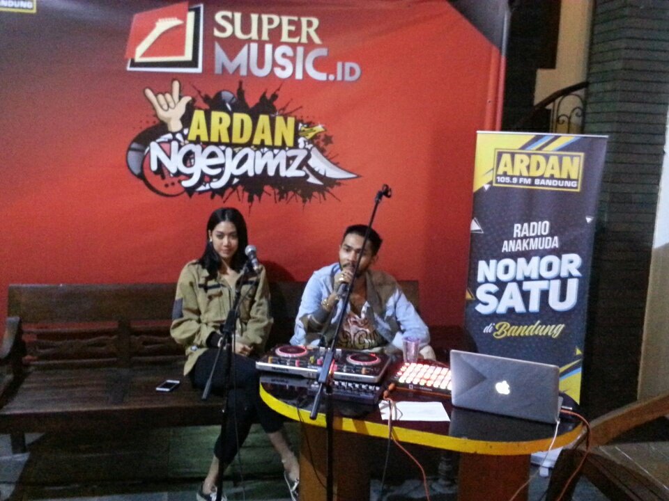 Wohooo! Seperti biasa di Rabu malam kamu bakalan ada yang ens nih~

@rasmusARDAN &amp; @peterARDAN disamperin <a href="/1990official_/">1990</a> 
#CumaDiArdan