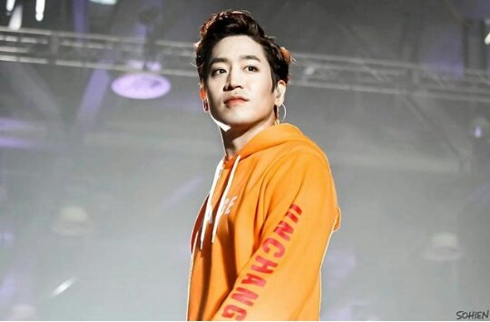 Happy 38th birthday the one and only Shinhwa\s leader, Eric Moon!!!!!            
