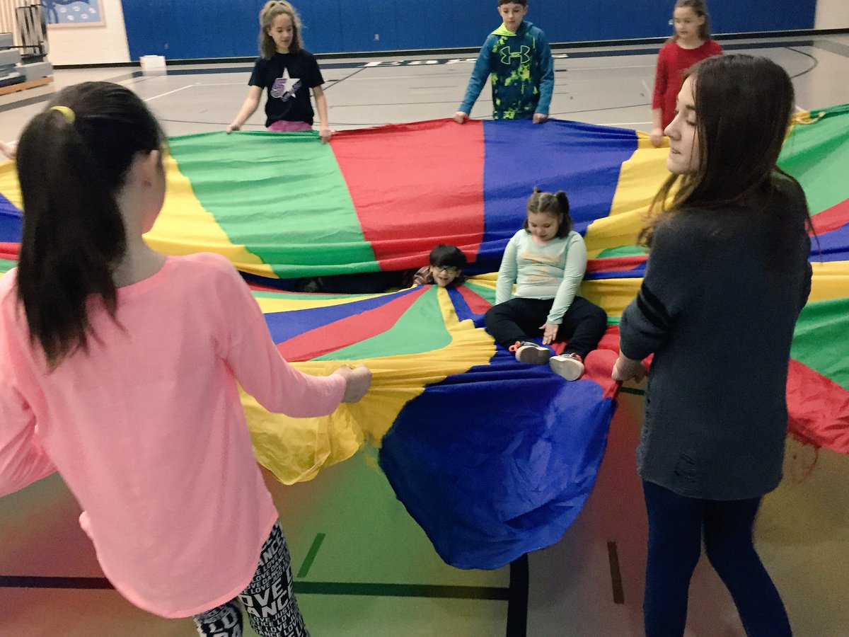 BES_PE's tweet photo. More #ModifiedPEClub fun with our favorite #ModifiedPEClass friends! βΊ #PEForEveryone #KindnessMatters https://t.co/Bco0cCvv7N