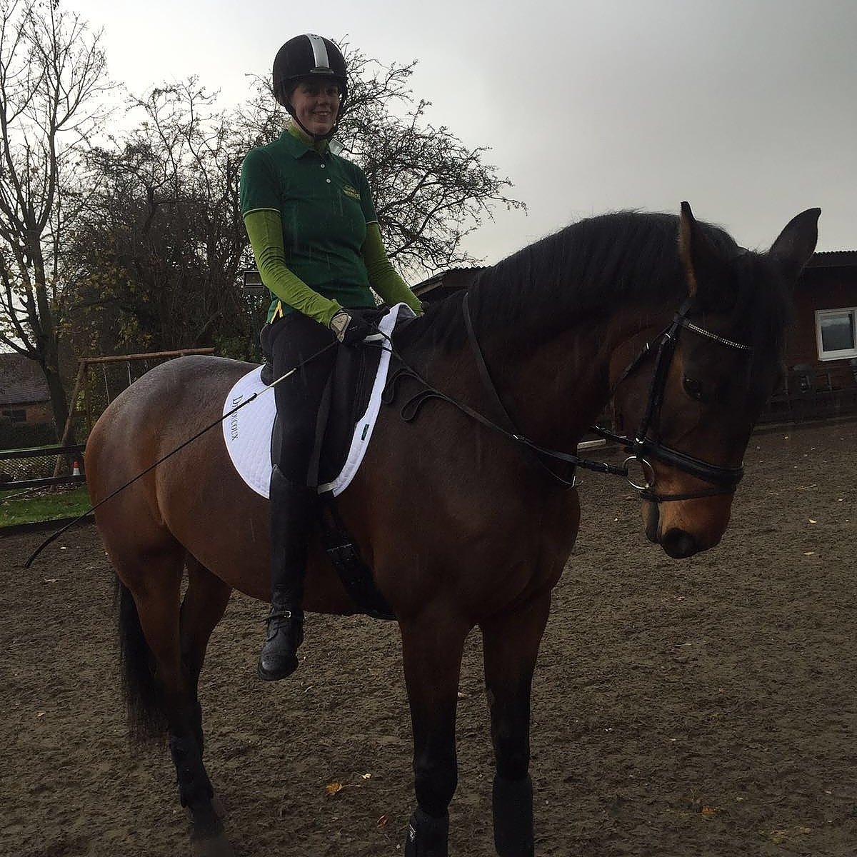 MariParaRider's tweet photo. Was great to see De today :D
#teamDevoucoux #Bestsaddleever https://t.co/JOJVzrOvZX