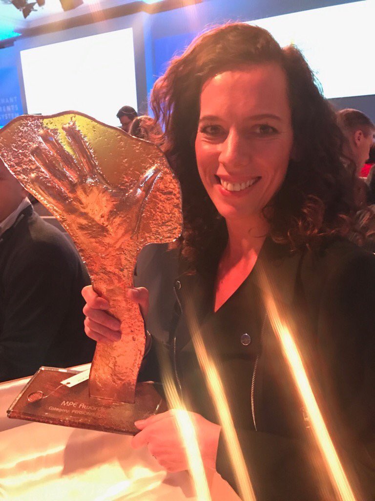 Ratepay's tweet photo. Proud! @WohlfarthMiriam gewinnt den #MPE Personality Award 2017!!! #mpecosystem https://t.co/ZUicdoKOL4