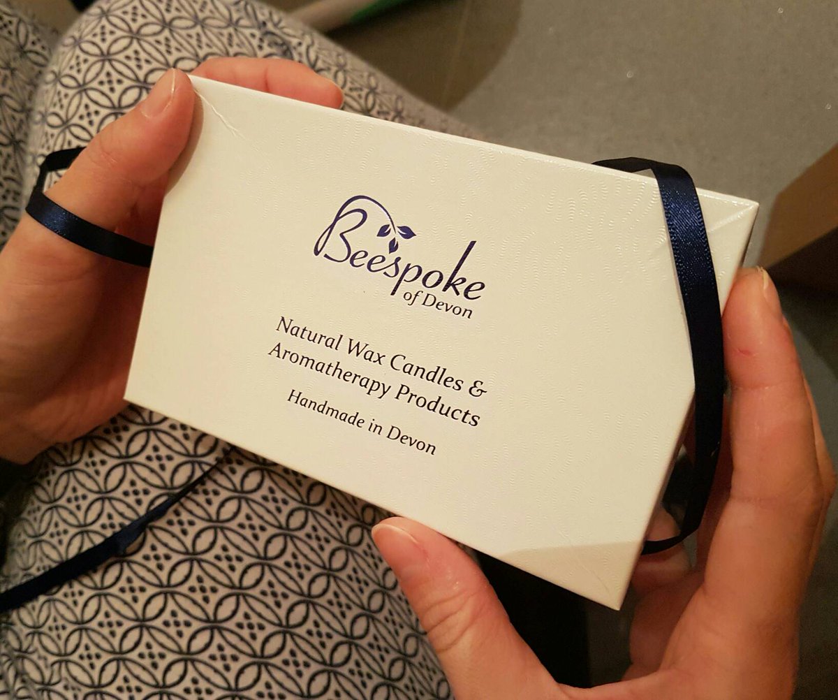 DevonPixels's tweet image. My wife was chuffed with her Valentine's rose and heart candles made by @beespokeofdevon #DevonHour #LocalBusiness