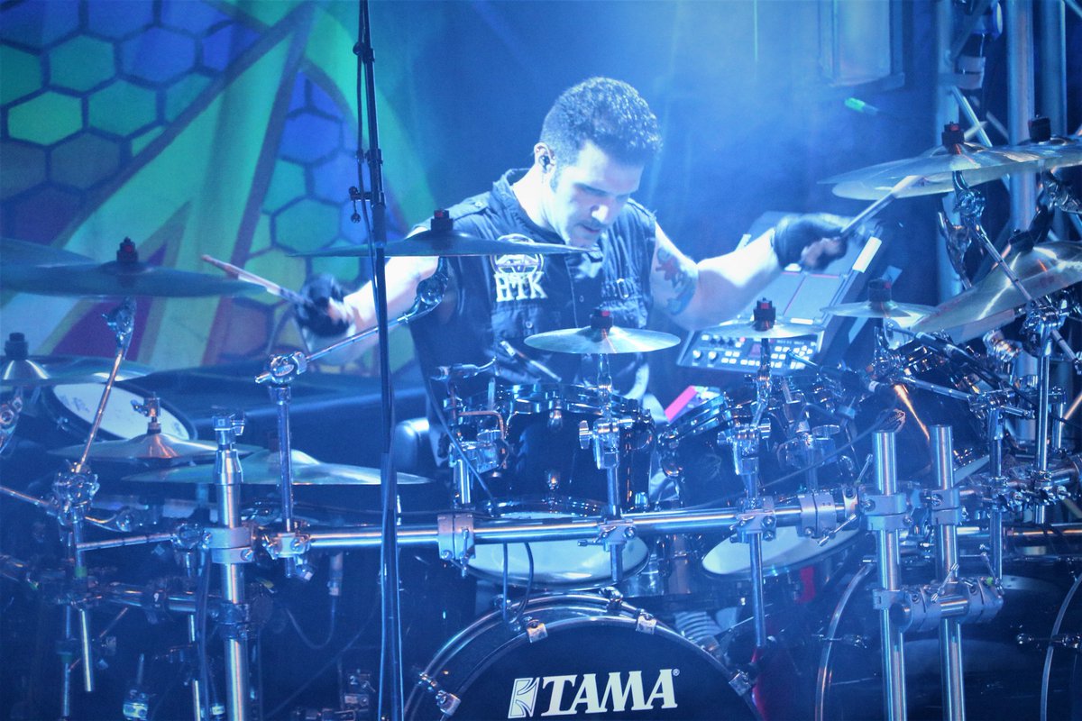 E_Rock_Reviews's tweet photo. @skisum @Anthrax Absolutely awesome drumming at Nottingham Rock City. Thank you! https://t.co/Kg3VKFe9s1