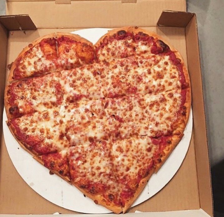 Jennifer_mrz's tweet photo. 😍😍🍕🍕 https://t.co/CUeVnSHwma