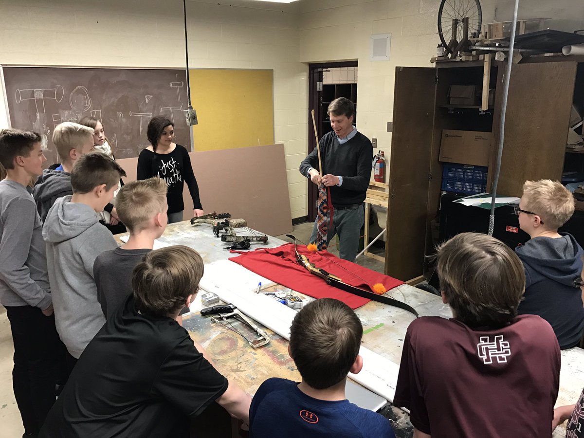 HCMSmaroons's tweet image. @HCMSmaroons session #2 getting kicked off with our guest speaker Mr. Hollebeek. DIY Long Bows!
