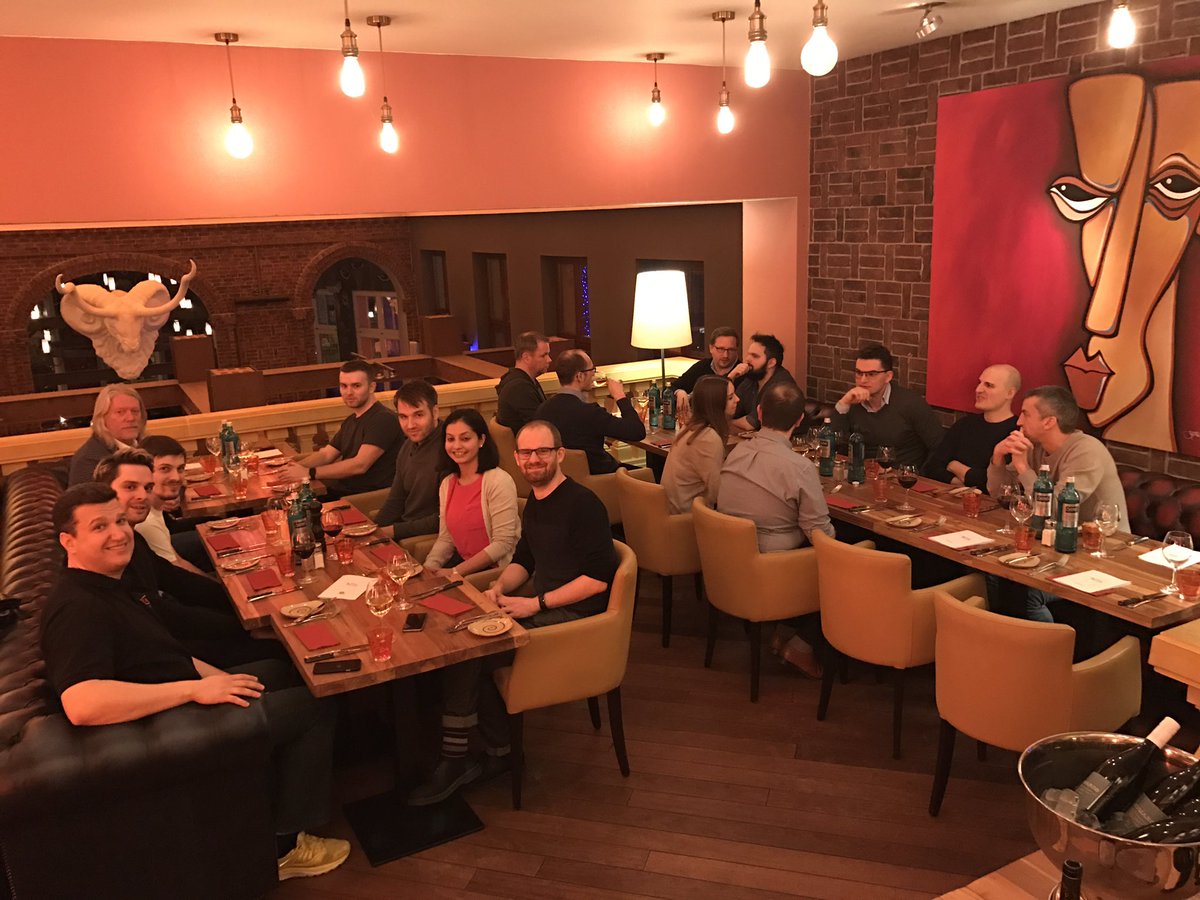 andrealpar's tweet photo. Speakers Dinner #ppcmasters @PPCMasters https://t.co/OWtjiXo60r