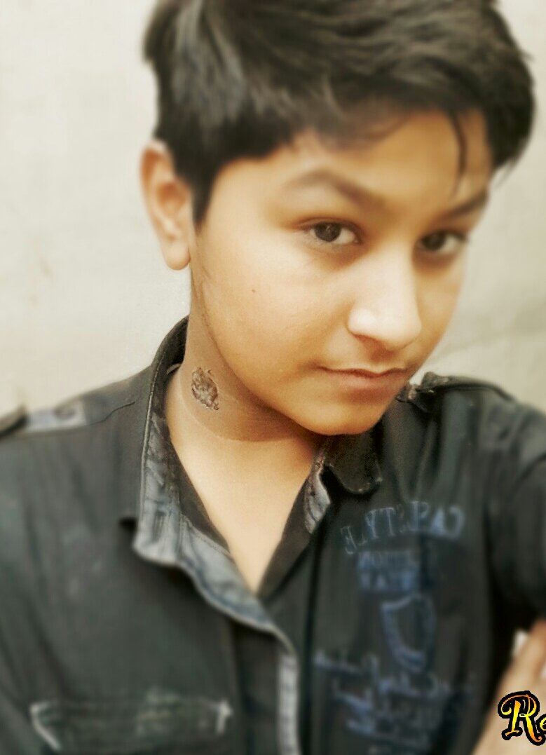 shajee_ahmad's tweet photo. #old_pic #me #dangerlook https://t.co/KPq1ExxJGc