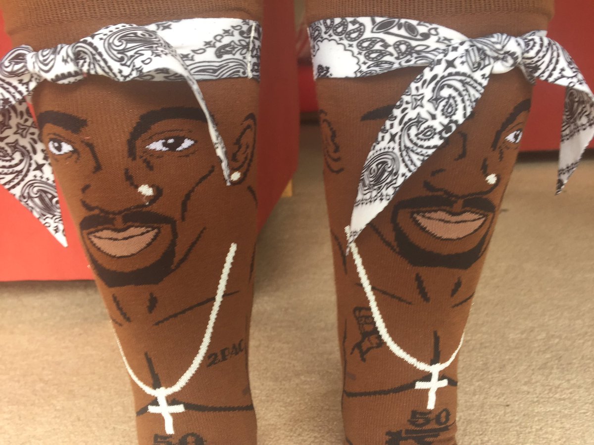 ojedge's tweet image. Asked my gf to buy me a 2-pack of socks and she came back with these wtf