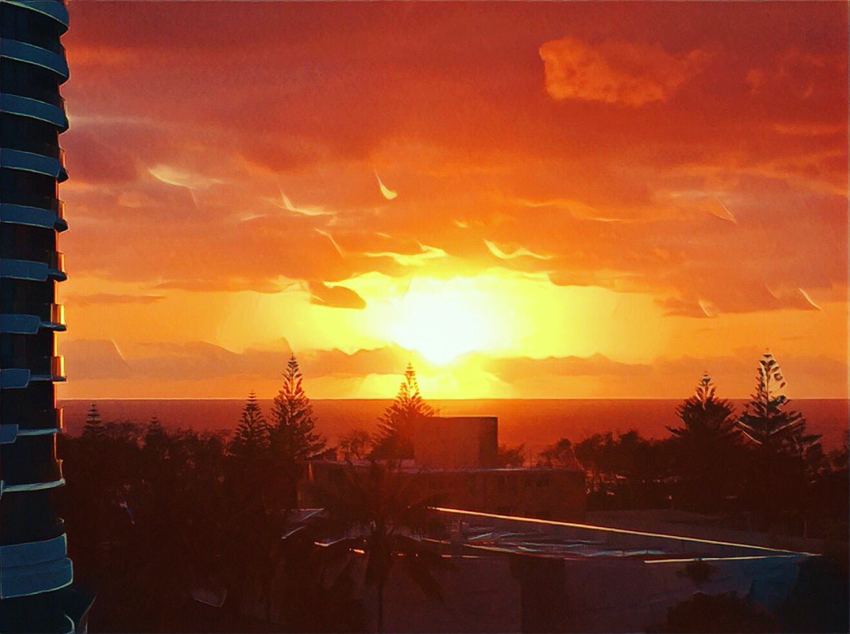 bettinamelher's tweet photo. Good morning 😃 🌅 #sunrise #goldcoast #australia #broadbeach #prisma #prisma_app https://t.co/6Lh89okuhA