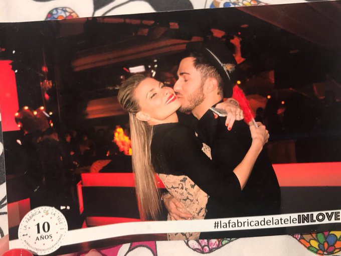 Recuerdos de anoche en la fiesta de @lafabricadelatv 💕 Mucho amor con @MrSergioSilva y @NandoEscribano<a class="tags" target="_blank" title="On Twitter" href="/?out=eyJ0eXAiOiJKV1QiLCJhbGciOiJIUzUxMiJ9.eyJpYXQiOjE3MjMwMjgxODksImlzcyI6InR3cG9ybnN0YXJzLmNvbSIsIm5iZiI6MTcyMzAyODE4OSwiZXhwIjoxNzU0NTY0MTg5LCJyZWRpcmVjdF91cmwiOiJodHRwczovL3R3aXR0ZXIuY29tL2xhZmFicmljYWRlbGF0diJ9.1oxpEi_ReFyHiivNtuBYWSGTSAlDO1xpm-7qUJ6j_vOmKpHB_8CaySKFFT1vrySQvYb8x8a6gf4s2--JDOu1TQ">@lafabricadelatv</a><a href="/tag/felizs%C3%A1bado"class="tags"><span>#felizs&aacute;bado</span></a><a href="/tag/superlaporta"class="tags"><span>#superlaporta</span></a>