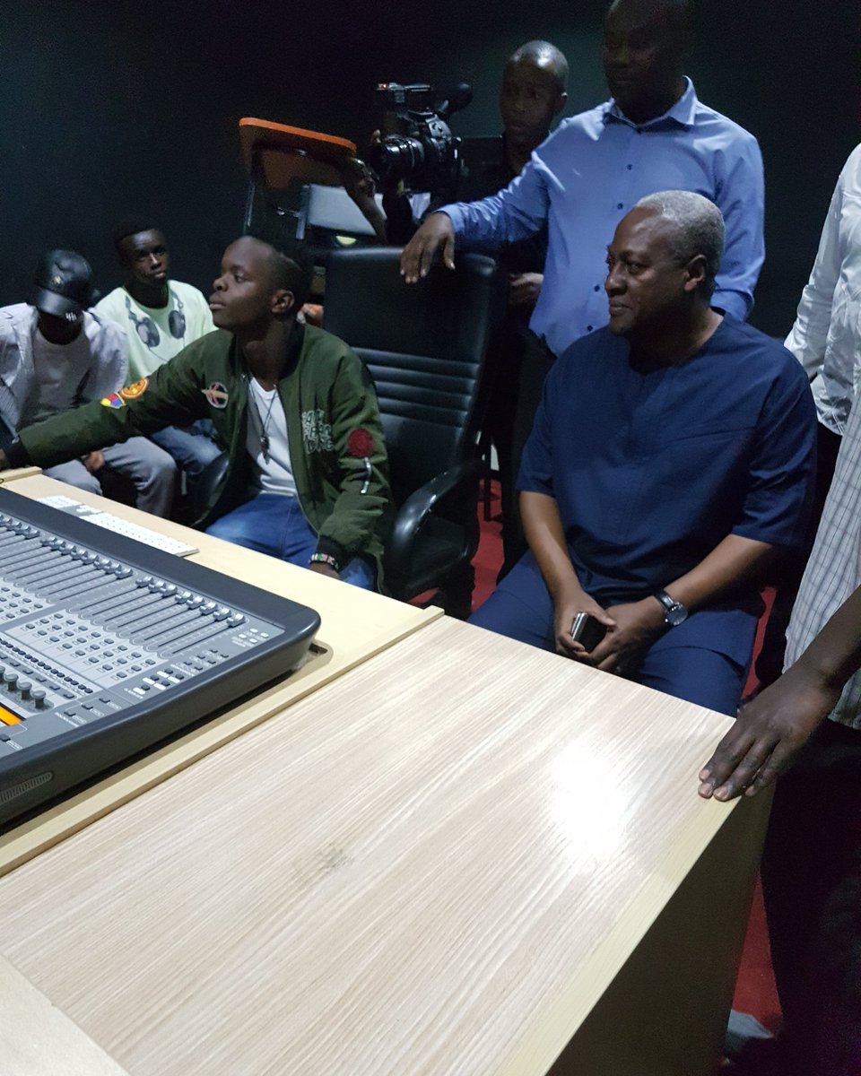 MahamaLegacy's tweet photo. Checking out the @ADMIafrica sound production studio.#MahamainKenya #MahamaLegacy @LailaMacharia @JDMahama @OkotoMenka @DeleMomodu https://t.co/ohKDn4zDp1