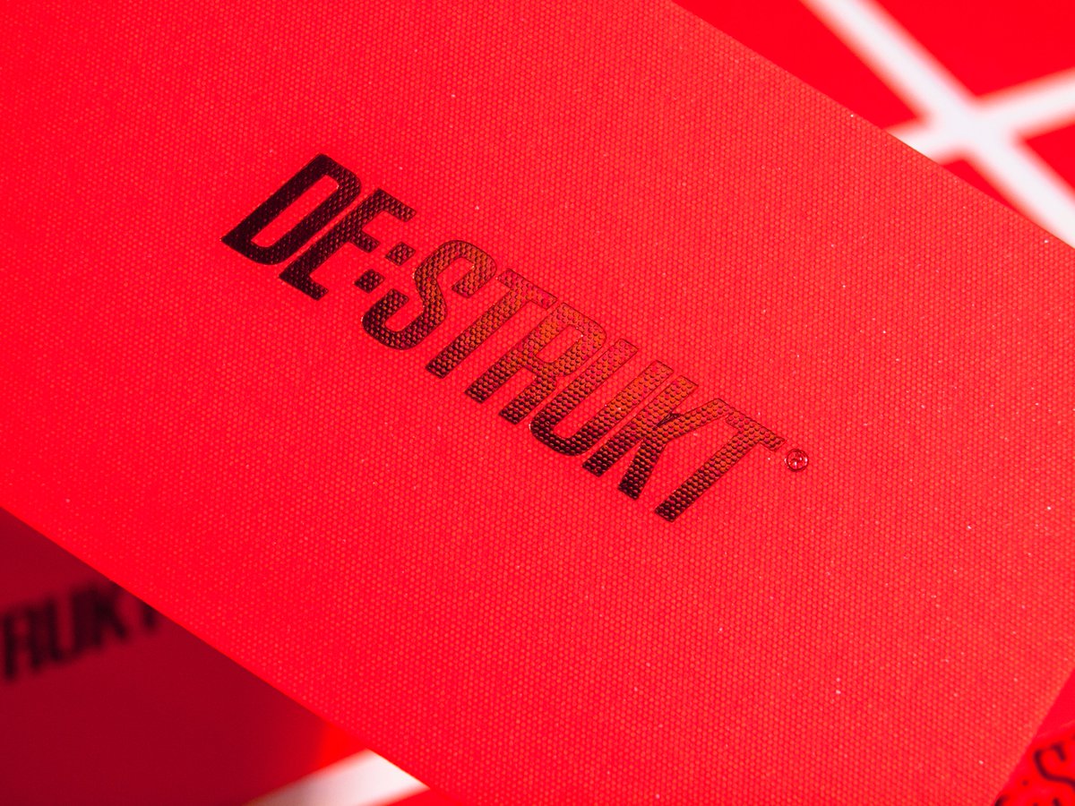 destruktstudio's tweet image. Some snaps of our new Electric Blood business cards!!!