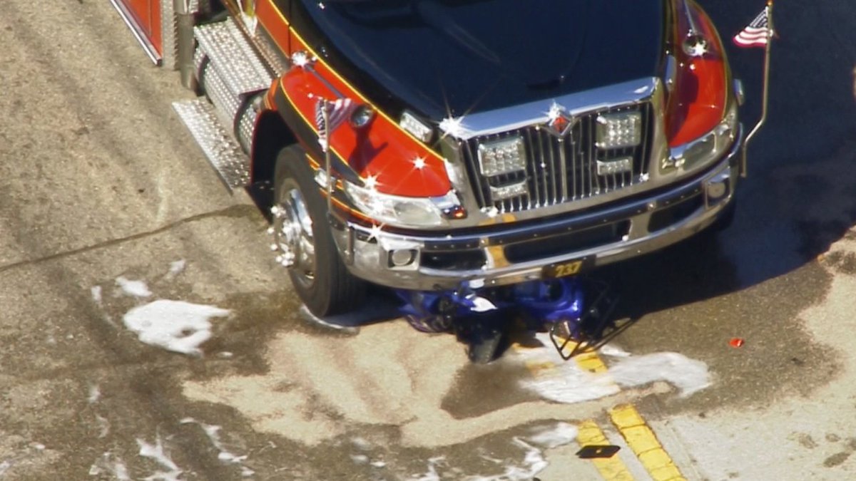 #BREAKING ATV collides with BSO Fire Rescue truck in Lauderhill bit.ly/2lhyb8Y https://t.co/zZQCHPeR8g
