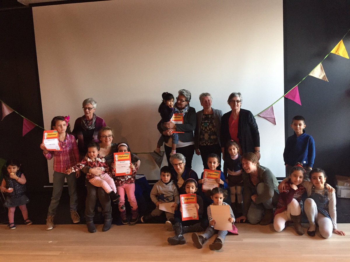 BDGV's tweet photo. Weer een succesvol seizoen van de VoorleesExpress afgesloten, met dank aan Boekhandel Burger voor de sponsoring! @BDGVVoorleesExp https://t.co/soLavvWLkt