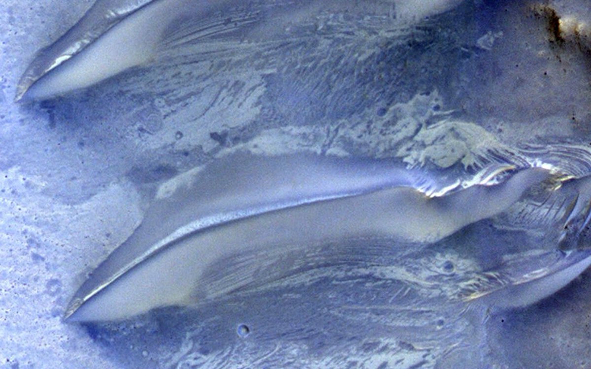 tcddublin's tweet photo. How about this for amazing research? Geographers pinpoint valley on Mars that looks like it held water in the past: https://t.co/oWWi4pis7I https://t.co/WBVtJLrqC0