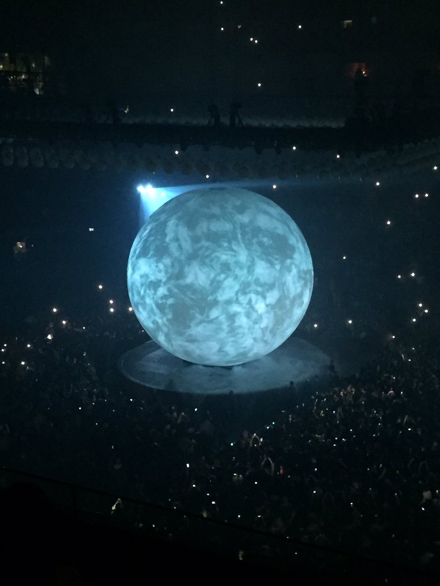 emmacowburn's tweet photo. @Drake you took us to the moon last night. https://t.co/VNzDqeoIhf