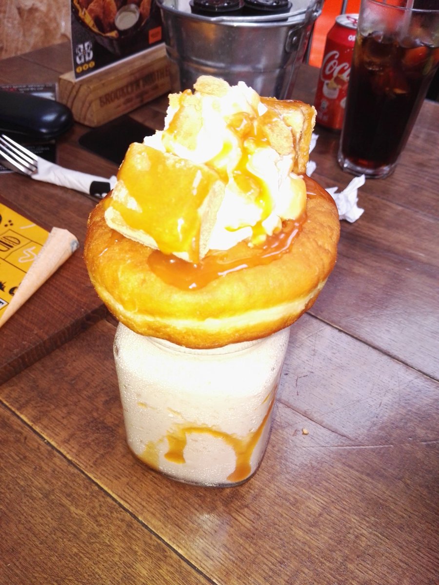 187jaybee1's tweet photo. Enjoyed a caramel shake with a cinnamon doughnut. Yes this is what a dessert should be https://t.co/tTE2VOC5Cs
