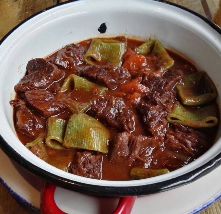 MadridInBlog's tweet image. .@CachivacheTaber y @laraquetista presentan las Jornadas del Búfalo con un menú efímero para la ocasión. granvidamadrid.com/?p=5013