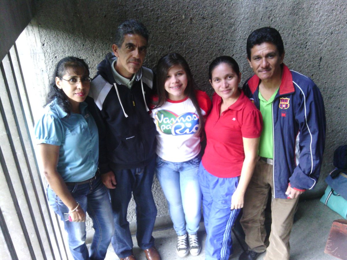 Ante el ataque del imperio y de la oposición cipaya la familia te apoya camarada .<a href="/TareckPSUV/">Tareck El Aissami</a> #VenezuelaConTareck