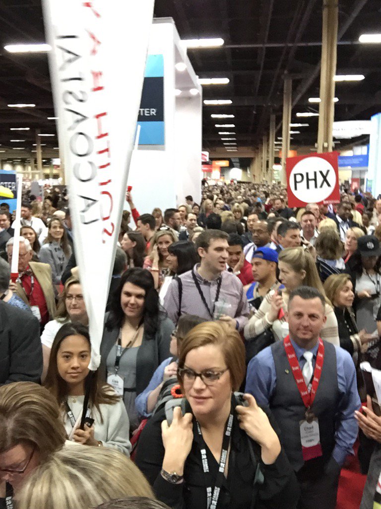 carterwill's tweet image. Just a few people ready for the #KWFR #SOTC2017. Spoiler: the company is great!