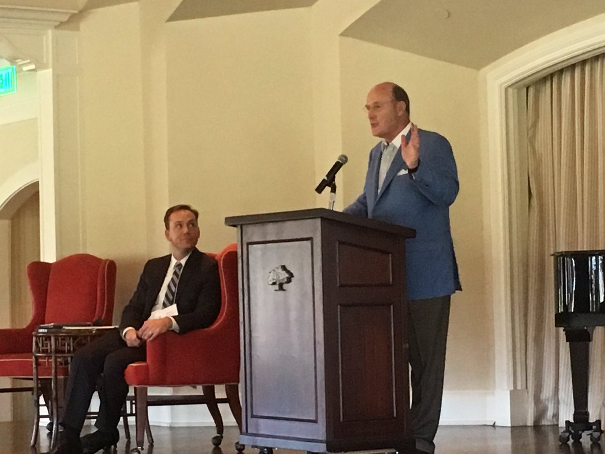 NotreDameNaples's tweet photo. Chris Murphy of @1stSourceBank speaking now at #NDNaples 2017 Economic Outlook Luncheon to give his insights on the direction of US economy https://t.co/sNM6orjIpM