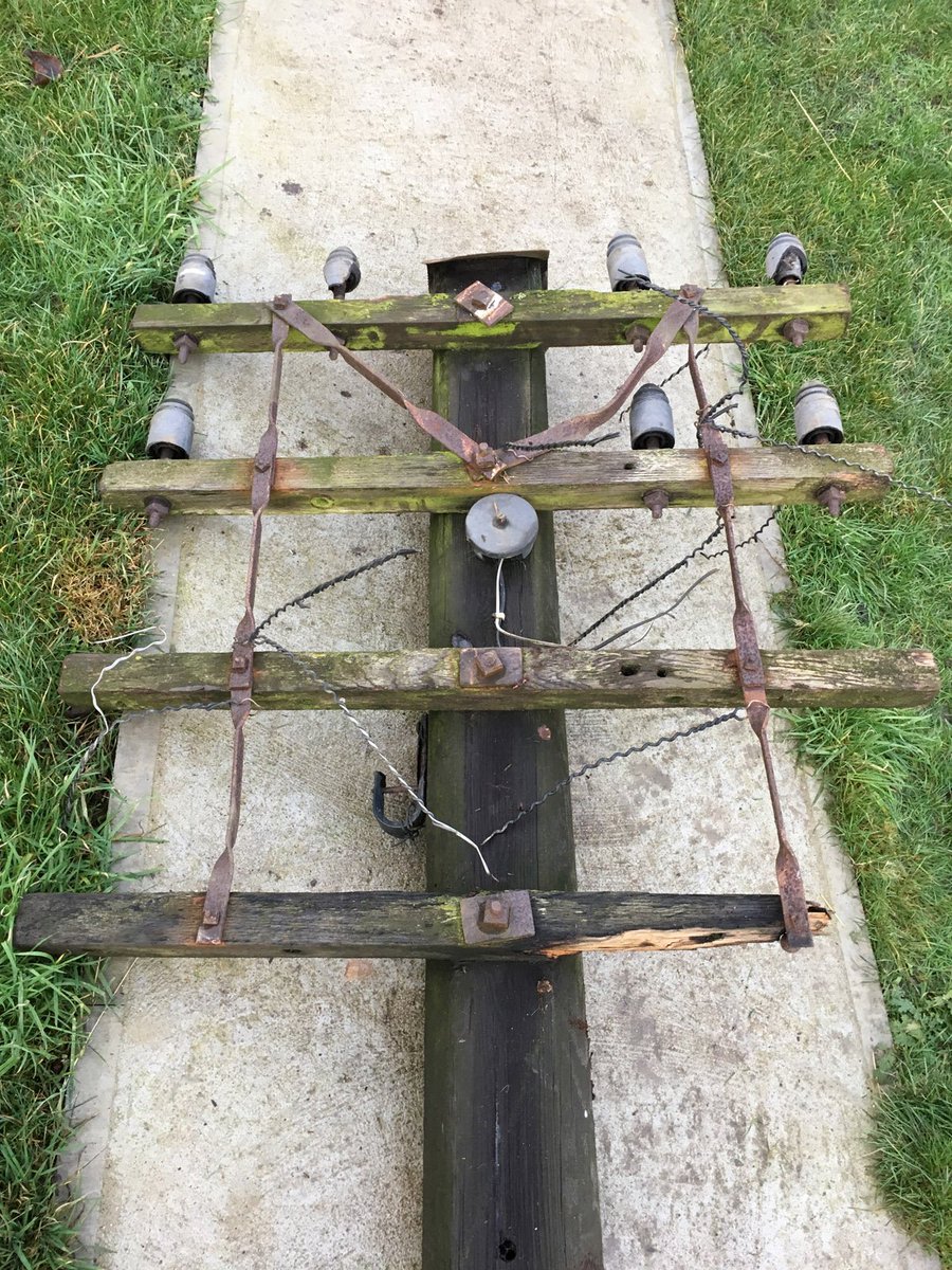 TPAS0001's tweet image. telegraph poles in the #cityofculture2017 telegraphpoleappreciationsociety.org  #hull2017