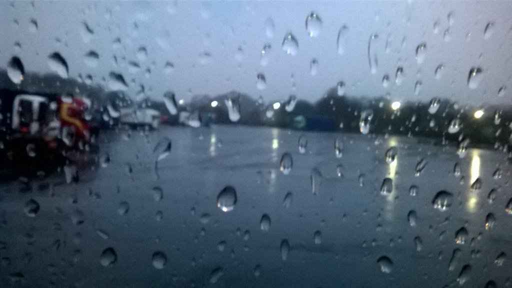 CyclingDriver's tweet photo. Looks like this is set in for the night.
Think I will get something to eat and assess the weather later #darkcycle. https://t.co/uEGS3dARUT